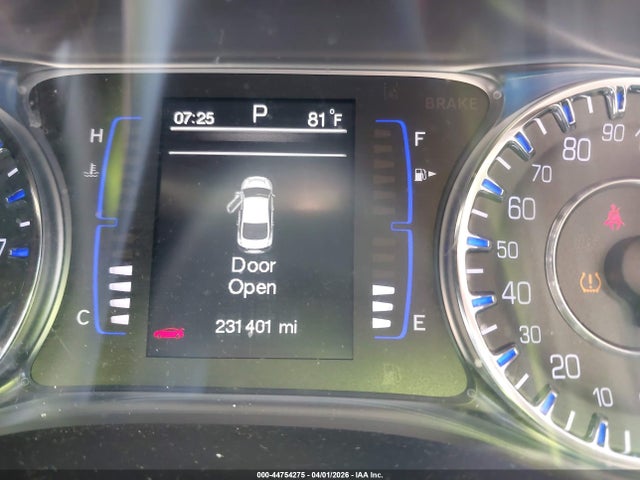 44754275 :رقم المزاد ، 1C3CCCAB6FN720490 vin ، 2015 Chrysler 200 Limited مزاد بيع
