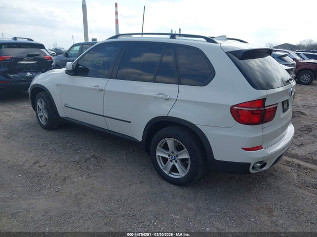 2012 BMW X5 5UXZW0C52CL667134 Photo 2