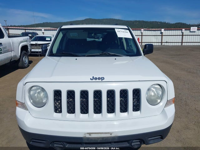 44754306 :رقم المزاد ، 1J4NF2GB1BD105742 vin ، 2011 Jeep Patriot Sport/north مزاد بيع