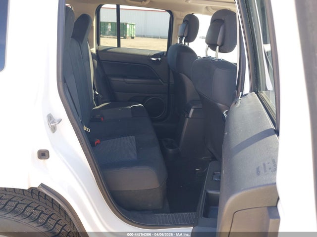 44754306 :رقم المزاد ، 1J4NF2GB1BD105742 vin ، 2011 Jeep Patriot Sport/north مزاد بيع