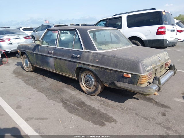 44754331 :رقم المزاد ، 11511412028168 vin ، 1975 Mercedes-benz 300 مزاد بيع