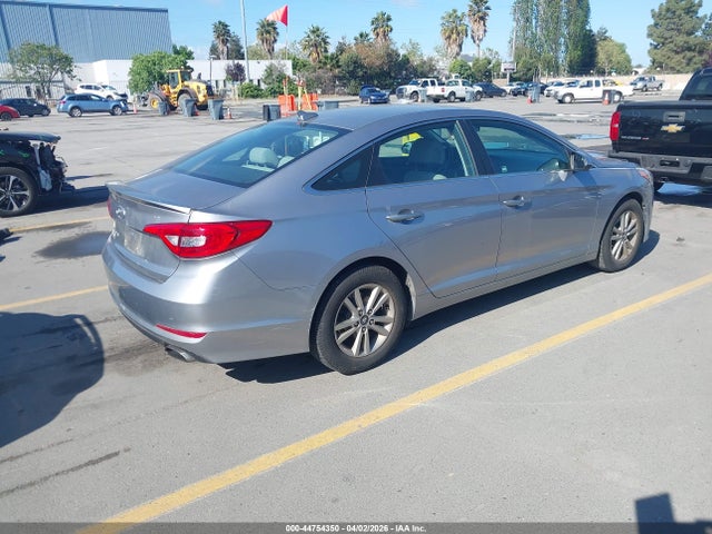 Hyundai SONATA SE 2015 5NPE24AF1FH142816 Image 4