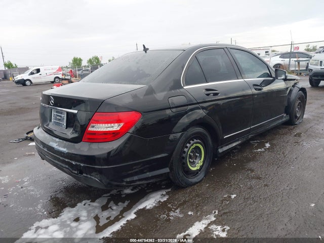 2013 MERCEDES-BENZ C 250 WDDGF4HB2DR270882 Photo 3