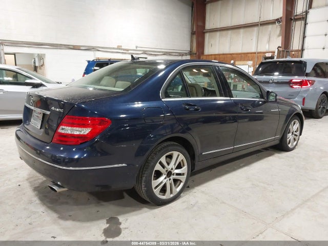 2012 Mercedes-benz C 300 Luxury 4matic მანქანა იყიდება აუქციონზე, vin: WDDGF8BB8CA695715, აუქციონის ნომერი: 44754389