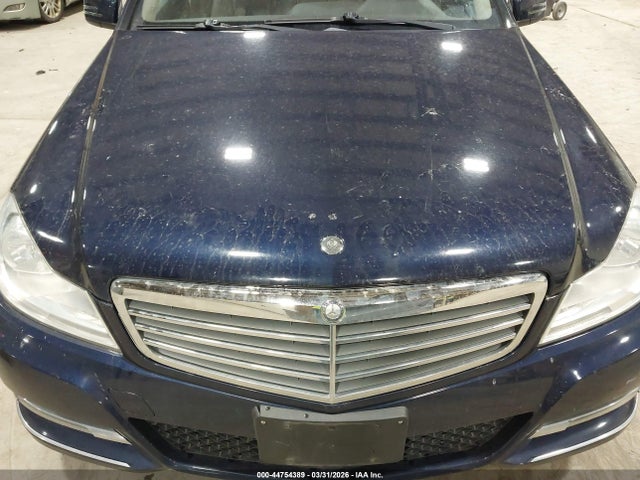 2012 Mercedes-benz C 300 Luxury 4matic მანქანა იყიდება აუქციონზე, vin: WDDGF8BB8CA695715, აუქციონის ნომერი: 44754389