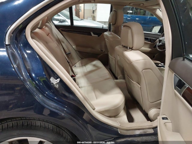 2012 Mercedes-benz C 300 Luxury 4matic მანქანა იყიდება აუქციონზე, vin: WDDGF8BB8CA695715, აუქციონის ნომერი: 44754389