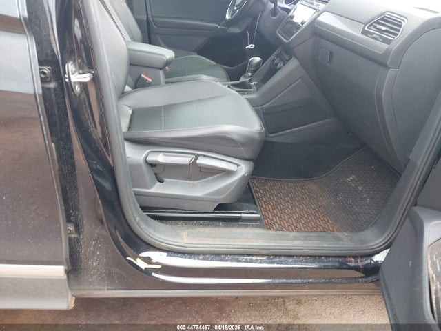 Продаж на аукціоні авто 2018 Volkswagen Tiguan 2.0t Se/2.0t Sel, vin: 3VV2B7AX6JM088284, номер лоту: 44754457