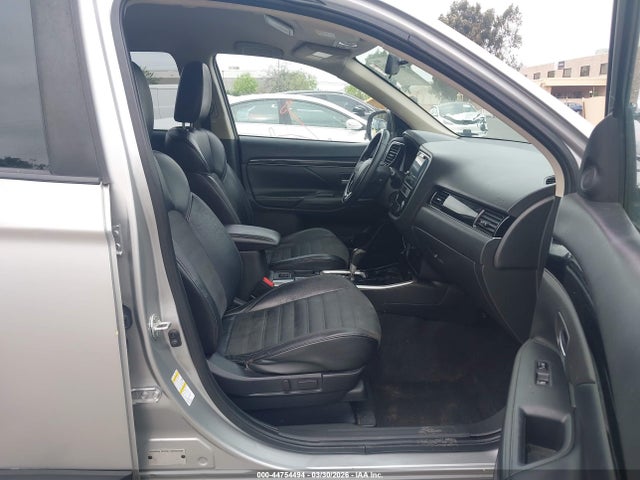 2019 MITSUBISHI OUTLANDER JA4AD3A30KZ043233 Photo 4