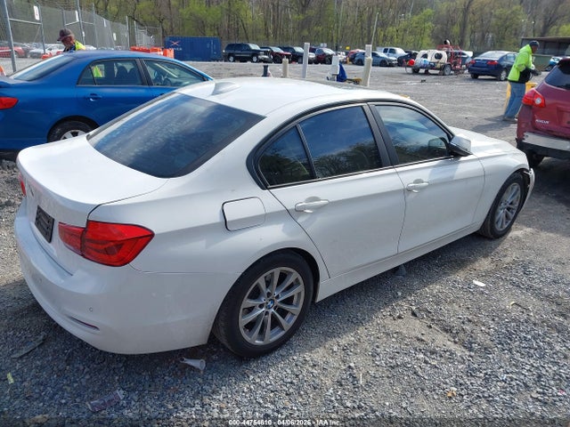 2017 Bmw 320i მანქანა იყიდება აუქციონზე, vin: WBA8E1G33HNU18607, აუქციონის ნომერი: 44754610