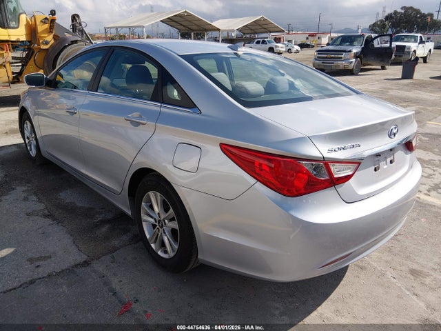 2013 HYUNDAI SONATA 5NPEB4AC2DH702412 Photo 2