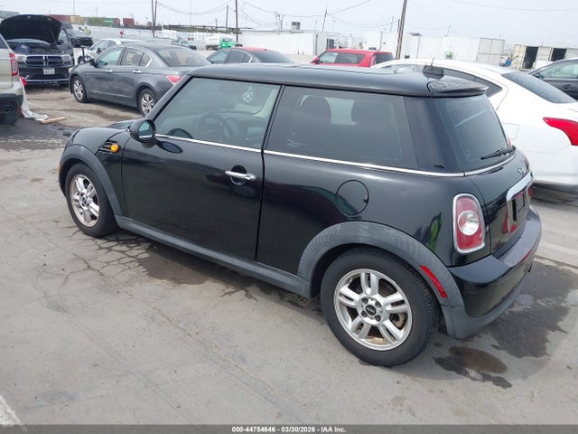 2012 MINI COOPER WMWSU3C59CT259821 Photo 2