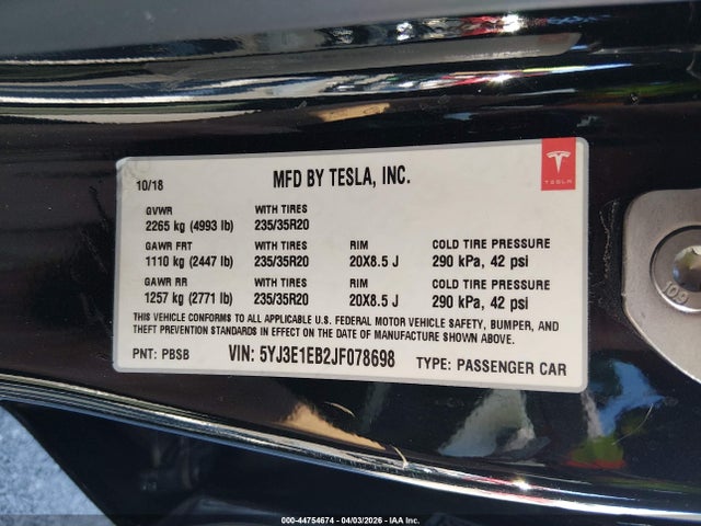 44754674 :رقم المزاد ، 5YJ3E1EB2JF078698 vin ، 2018 Tesla Model 3 Long Range/performance مزاد بيع