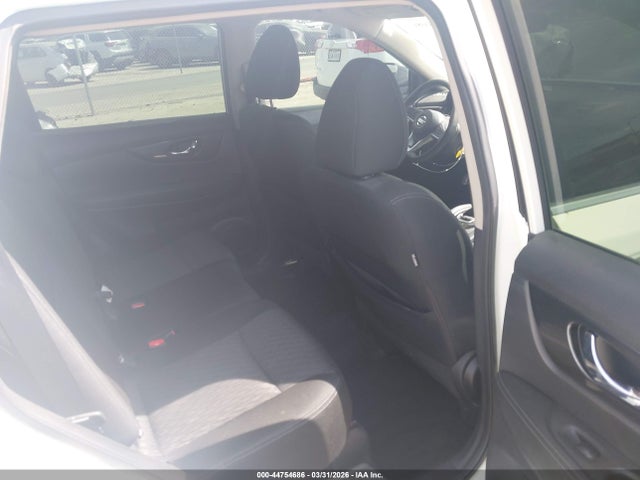 44754686 :رقم المزاد ، KNMAT2MV2HP516117 vin ، 2017 Nissan Rogue S مزاد بيع
