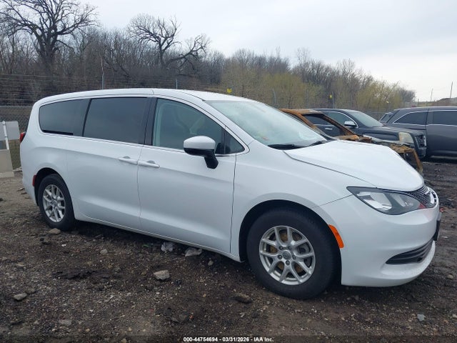 Продаж на аукціоні авто 2017 Chrysler Pacifica Lx, vin: 2C4RC1CG7HR553565, номер лоту: 44754694