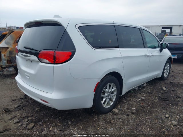 Продаж на аукціоні авто 2017 Chrysler Pacifica Lx, vin: 2C4RC1CG7HR553565, номер лоту: 44754694