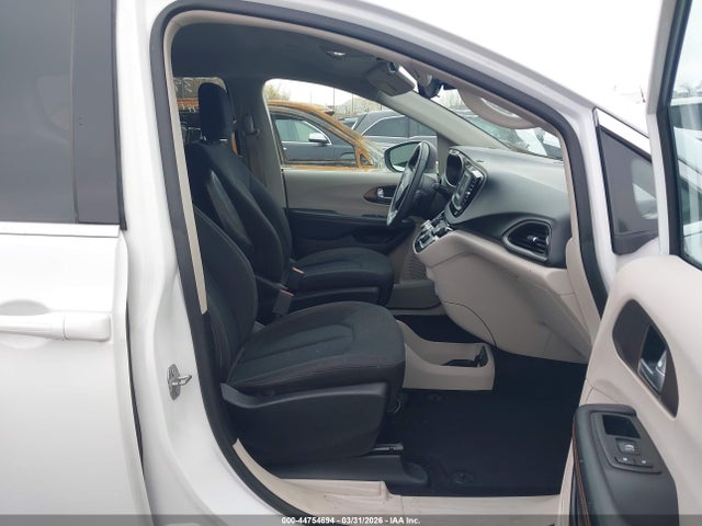 Продаж на аукціоні авто 2017 Chrysler Pacifica Lx, vin: 2C4RC1CG7HR553565, номер лоту: 44754694