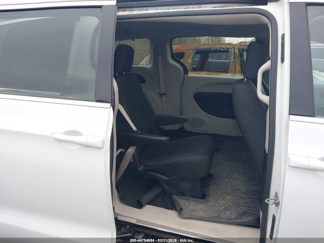 Продаж на аукціоні авто 2017 Chrysler Pacifica Lx, vin: 2C4RC1CG7HR553565, номер лоту: 44754694