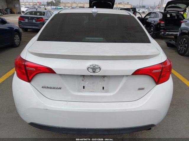 Toyota COROLLA SE 2018 5YFBURHE9JP791413 Image 16