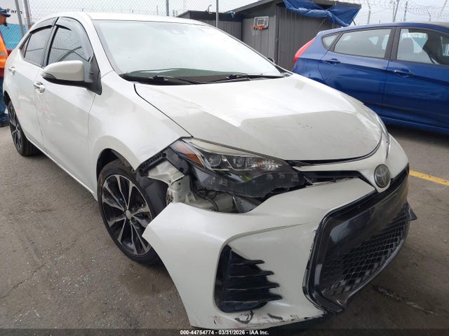 Toyota COROLLA SE 2018 5YFBURHE9JP791413 Image 17