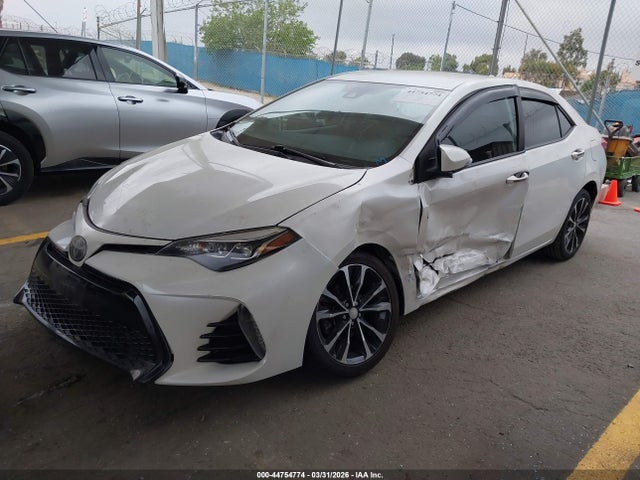 Toyota COROLLA SE 2018 5YFBURHE9JP791413 Image 2