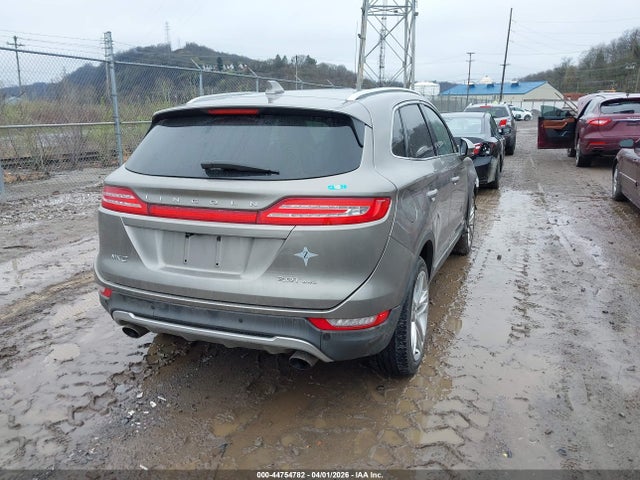2017 LINCOLN MKC 5LMCJ3D96HUL35247 Photo 3