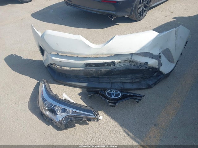 Toyota C-HR XLE 2018 NMTKHMBX4JR024768 Image 18