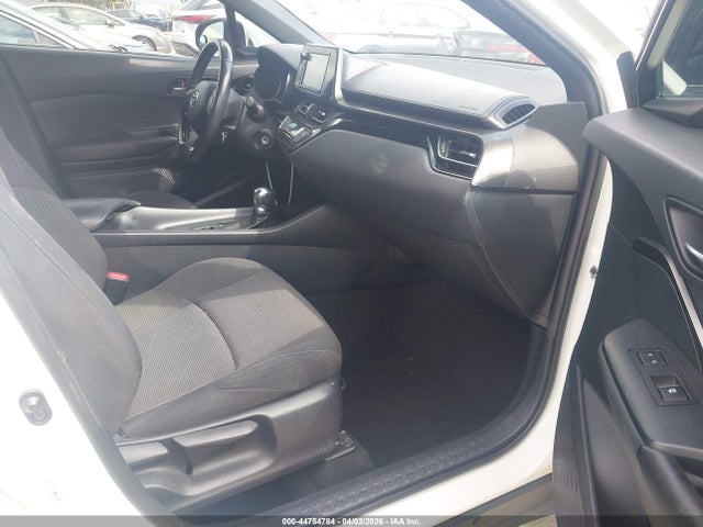 Toyota C-HR XLE 2018 NMTKHMBX4JR024768 Image 5