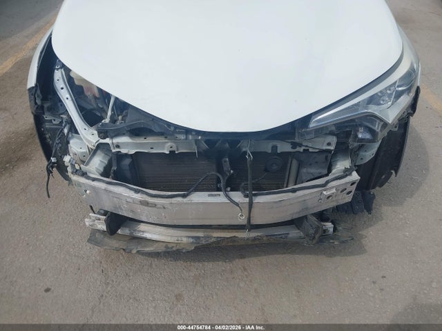 Toyota C-HR XLE 2018 NMTKHMBX4JR024768 Image 6