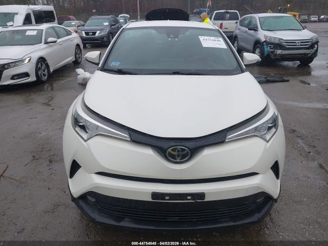NMTKHMBX7JR059353 Toyota C-hr Xle Premium