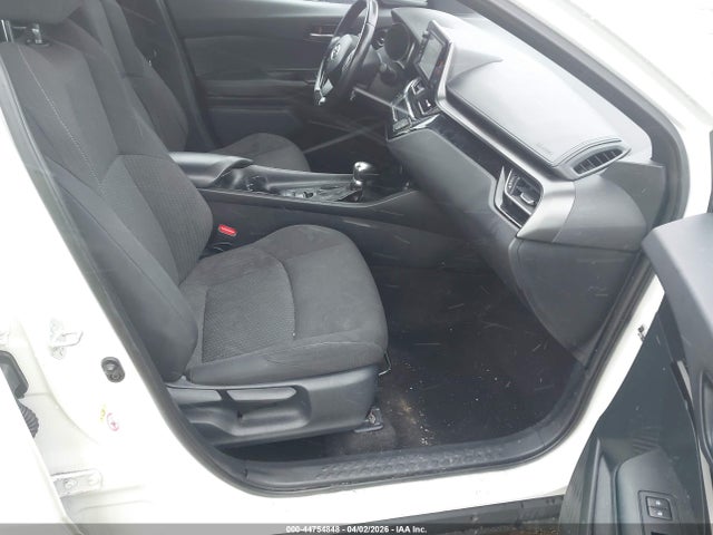 NMTKHMBX7JR059353 Toyota C-hr Xle Premium