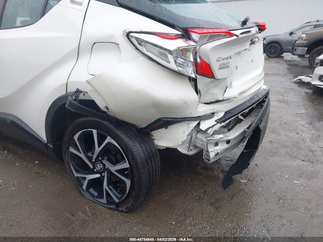 NMTKHMBX7JR059353 Toyota C-hr Xle Premium