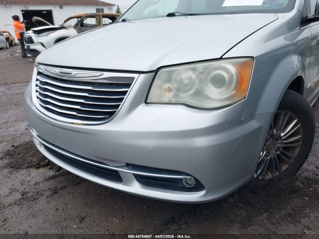 44754857 :رقم المزاد ، 2A4RR6DG4BR781258 vin ، 2011 Chrysler Town & Country Limited مزاد بيع