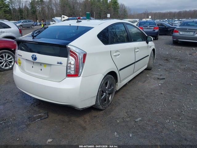 2015 TOYOTA PRIUS JTDKN3DU5F0397027 Photo 3