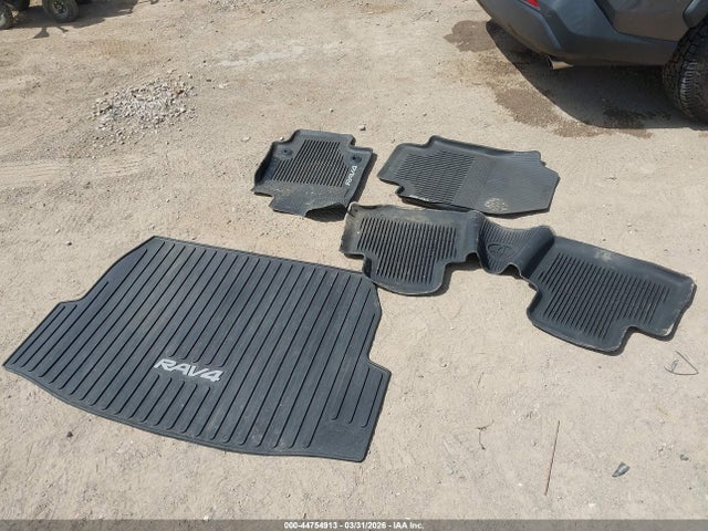 2019 Toyota Rav4 Le მანქანა იყიდება აუქციონზე, vin: JTMF1RFV0KD043960, აუქციონის ნომერი: 44754913