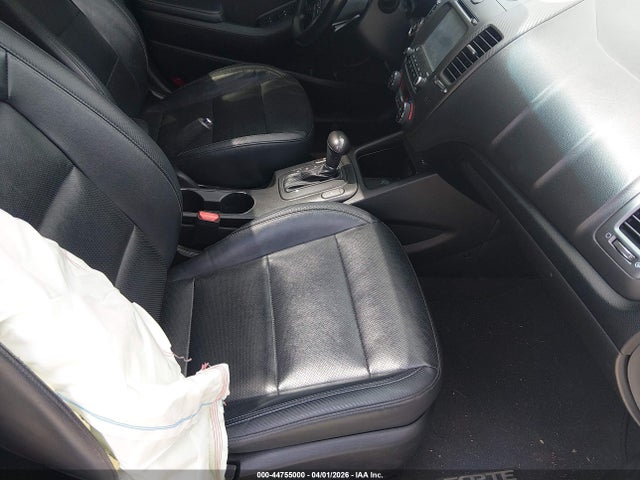 44755000 :رقم المزاد ، KNAFZ5A39G5591574 vin ، 2016 Kia Forte Sx مزاد بيع