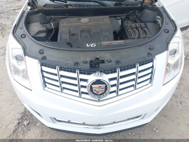 2015 Cadillac Srx Luxury Collection მანქანა იყიდება აუქციონზე, vin: 3GYFNBE31FS543217, აუქციონის ნომერი: 44755019