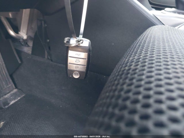 2019 Kia Optima S მანქანა იყიდება აუქციონზე, vin: 5XXGT4L30KG324019, აუქციონის ნომერი: 44755083
