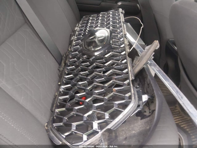 3TMCZ5AN6JM122886 Toyota Tacoma Trd Off Road