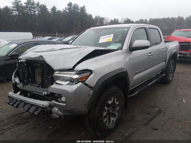 3TMCZ5AN6JM122886 Toyota Tacoma Trd Off Road