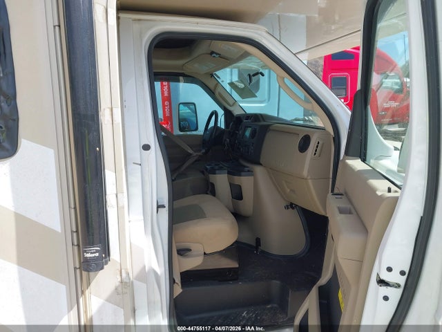 44755117 :رقم المزاد ، 1FDXE4FS3JDC05995 vin ، 2018 Ford E-450 Cutaway مزاد بيع