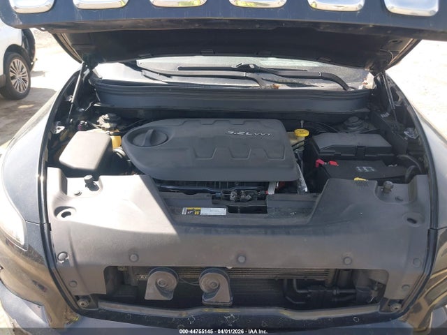 44755145 :رقم المزاد ، 1C4PJMCS8EW226579 vin ، 2014 Jeep Cherokee Latitude مزاد بيع