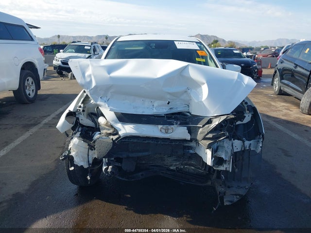 3MYDLBYV6JY303443 Toyota YARIS IA