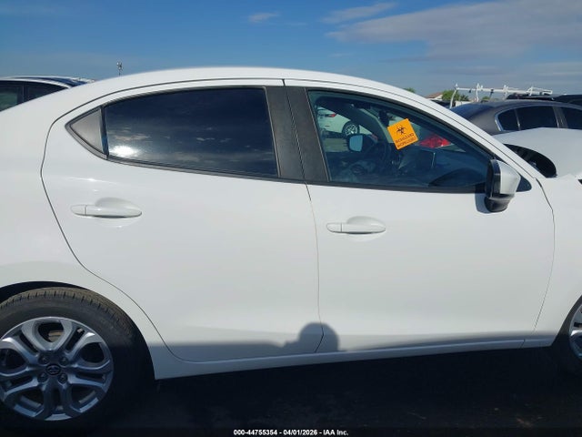 3MYDLBYV6JY303443 Toyota YARIS IA