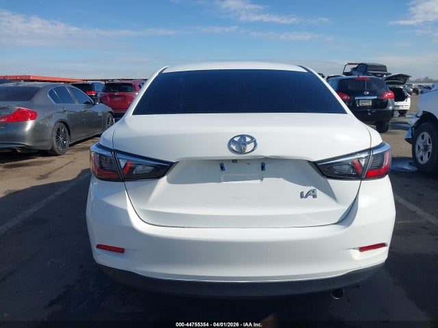3MYDLBYV6JY303443 Toyota YARIS IA