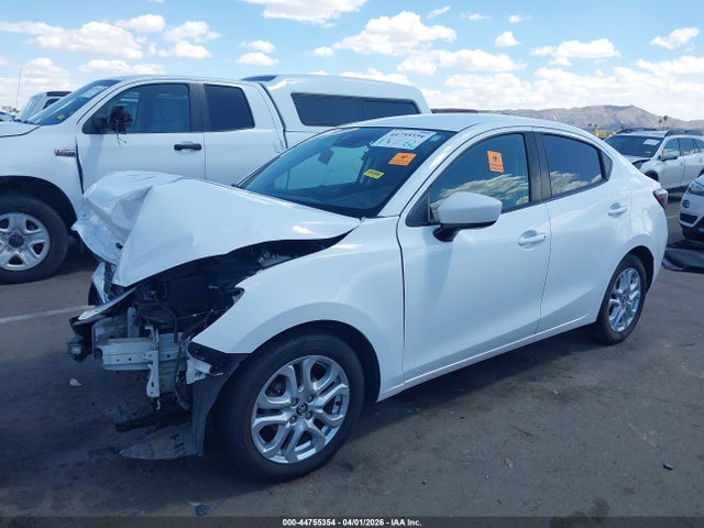 3MYDLBYV6JY303443 Toyota YARIS IA