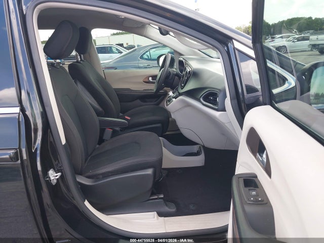 44755528 :رقم المزاد ، 2C4RC1DG3HR837094 vin ، 2017 Chrysler Pacifica Touring مزاد بيع