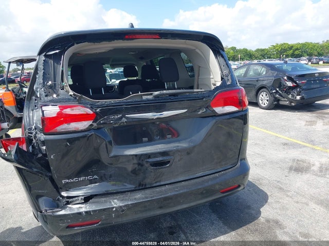 44755528 :رقم المزاد ، 2C4RC1DG3HR837094 vin ، 2017 Chrysler Pacifica Touring مزاد بيع