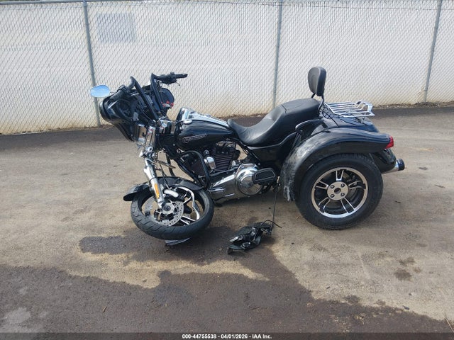 Harley-Davidson Flrt Free Wheeler 2015 1HD1MCM19FB852503 Image 14