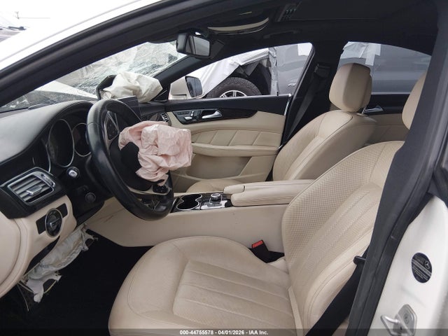 44755578 :رقم المزاد ، WDDLJ9BB7HA198259 vin ، 2017 Mercedes-benz Cls 550 4matic مزاد بيع