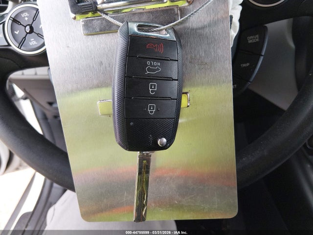 KIA Soul 2018 KNDJN2A2XJ7597751 Image 11